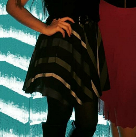 BCBG Mini Skirt - Picture 4 of 5